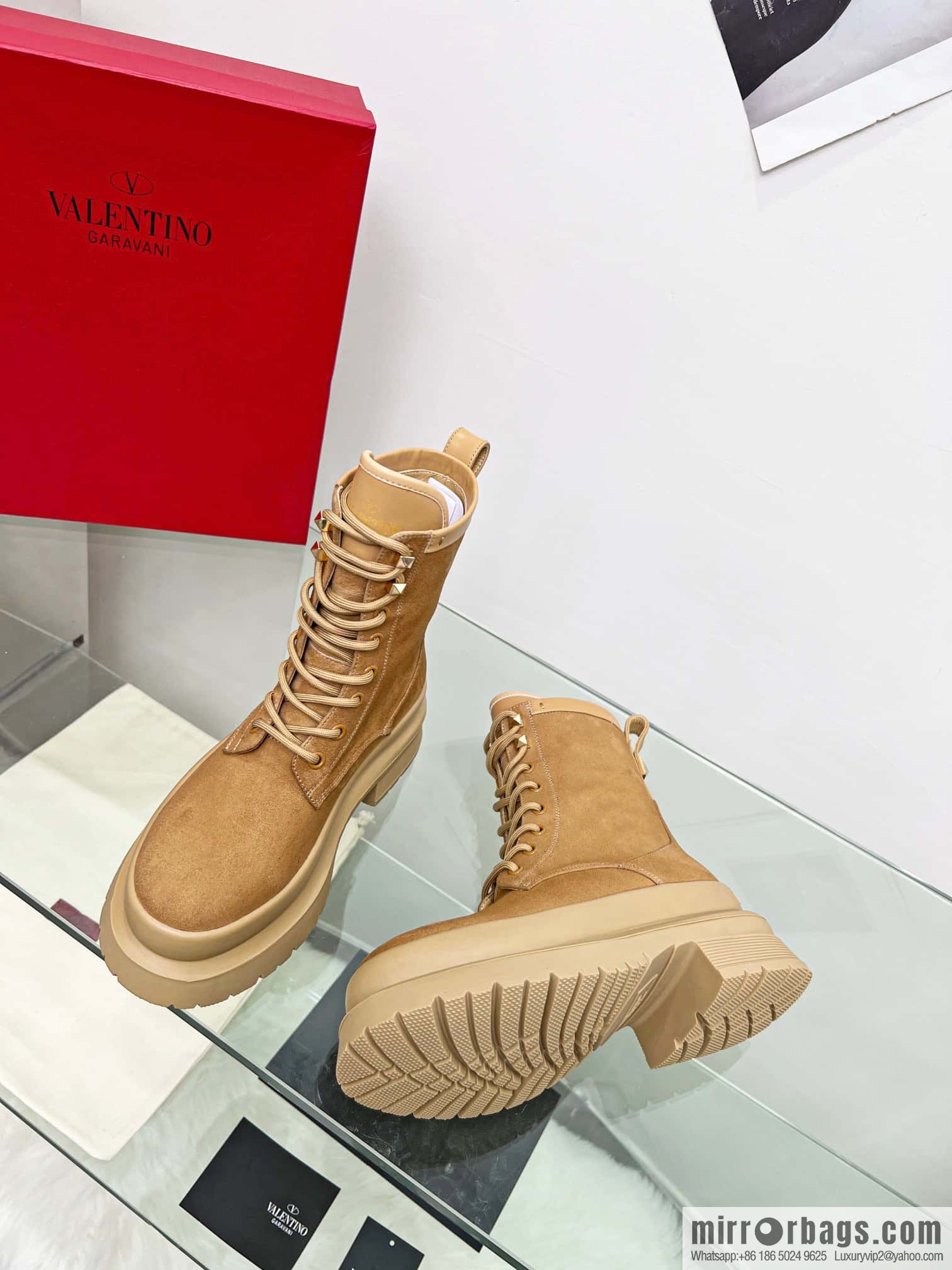 π°π°ππ΄πΏπΈπππΌππ Valentino. Classic Valentino stud boots