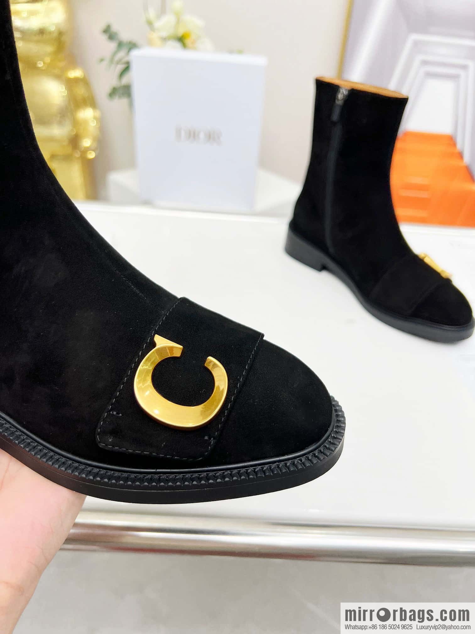 🐰🐰Dior's latest fashion show in early spring haute couture series, metal letter logo hardware buckle short boots