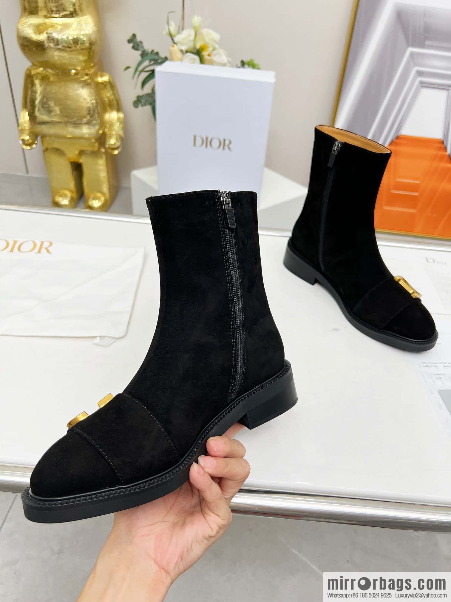🐰🐰Dior's latest fashion show in early spring haute couture series, metal letter logo hardware buckle short boots