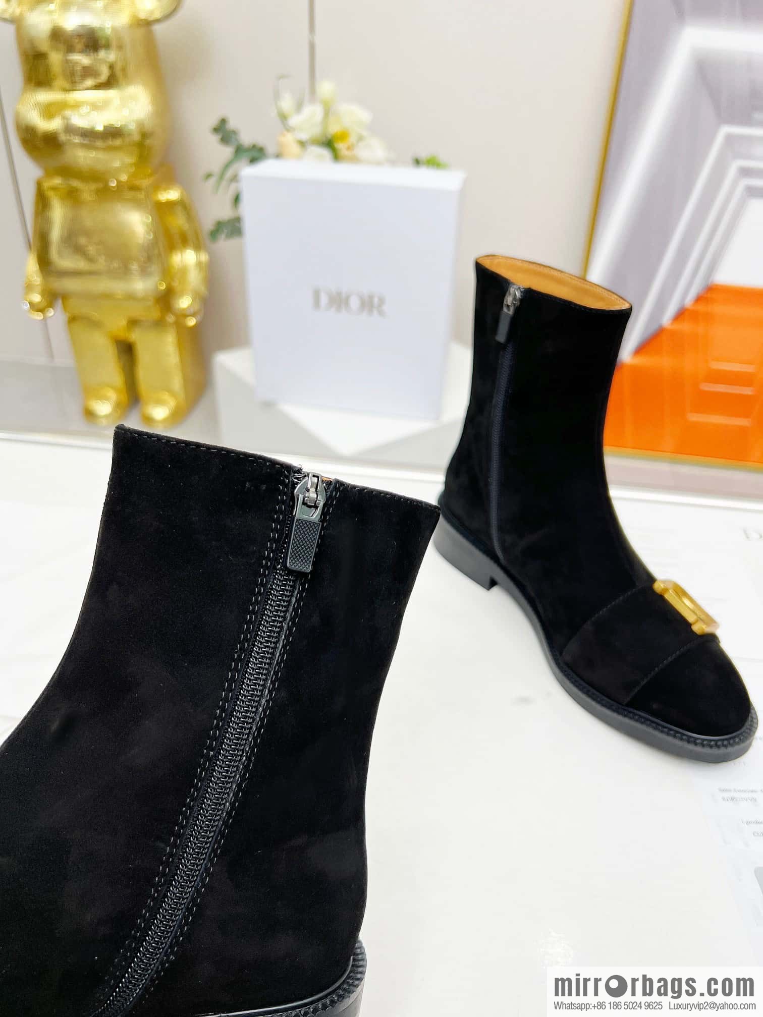 🐰🐰Dior's latest fashion show in early spring haute couture series, metal letter logo hardware buckle short boots
