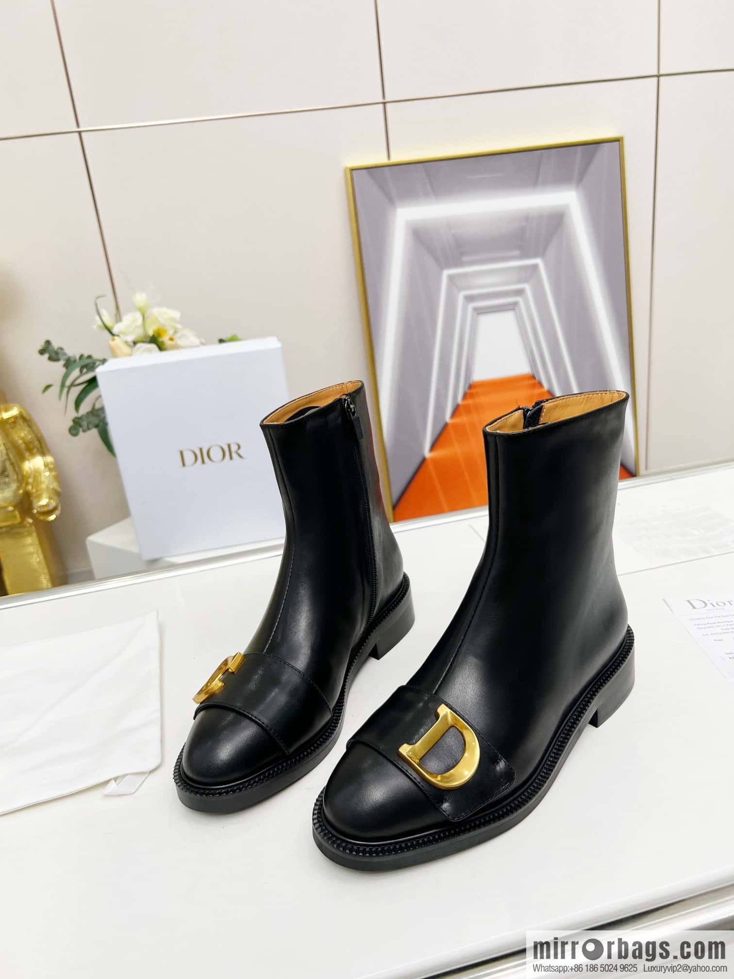 🐰🐰Dior's latest fashion show in early spring haute couture series, metal letter logo hardware buckle short boots