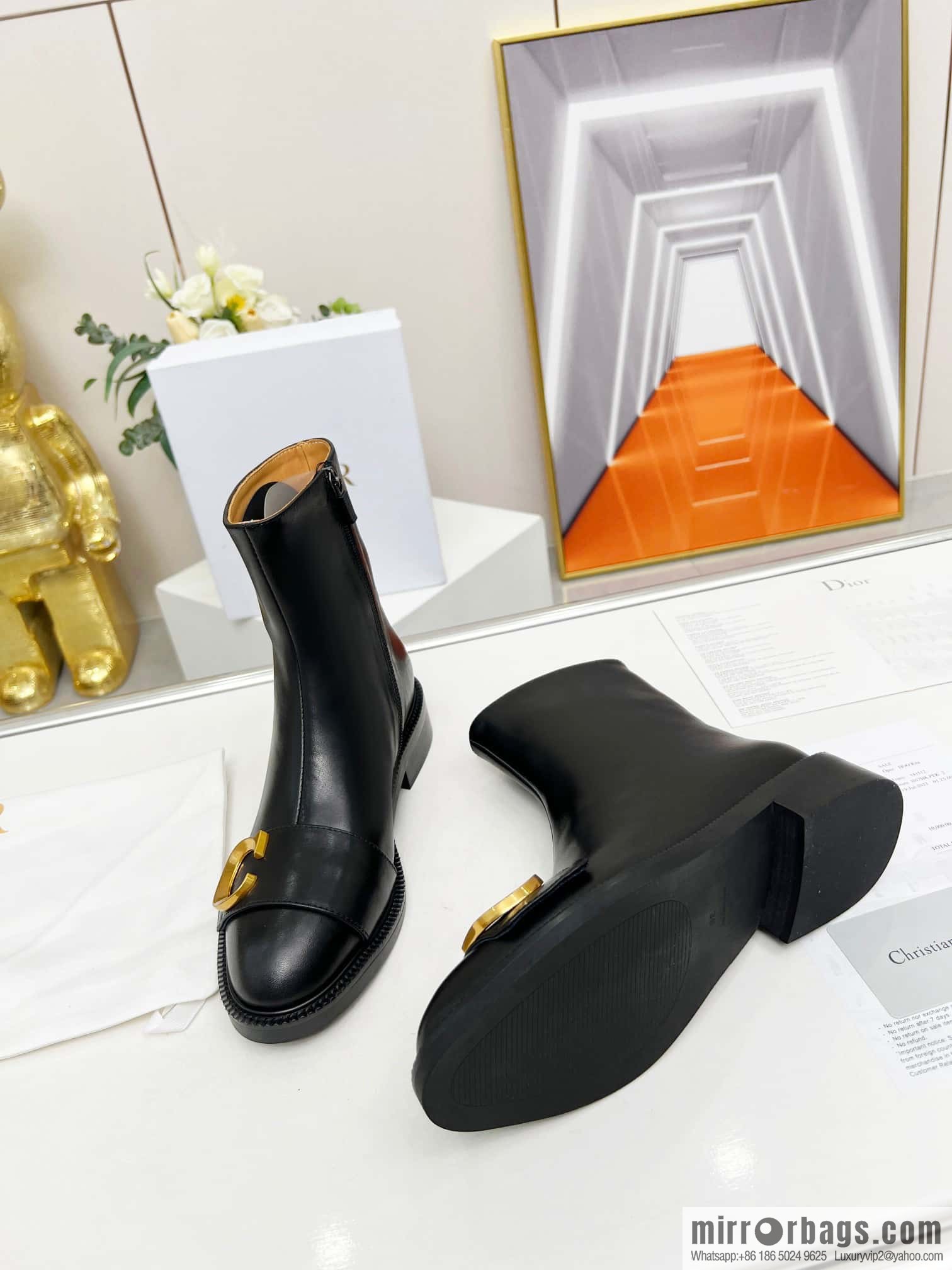 🐰🐰Dior's latest fashion show in early spring haute couture series, metal letter logo hardware buckle short boots