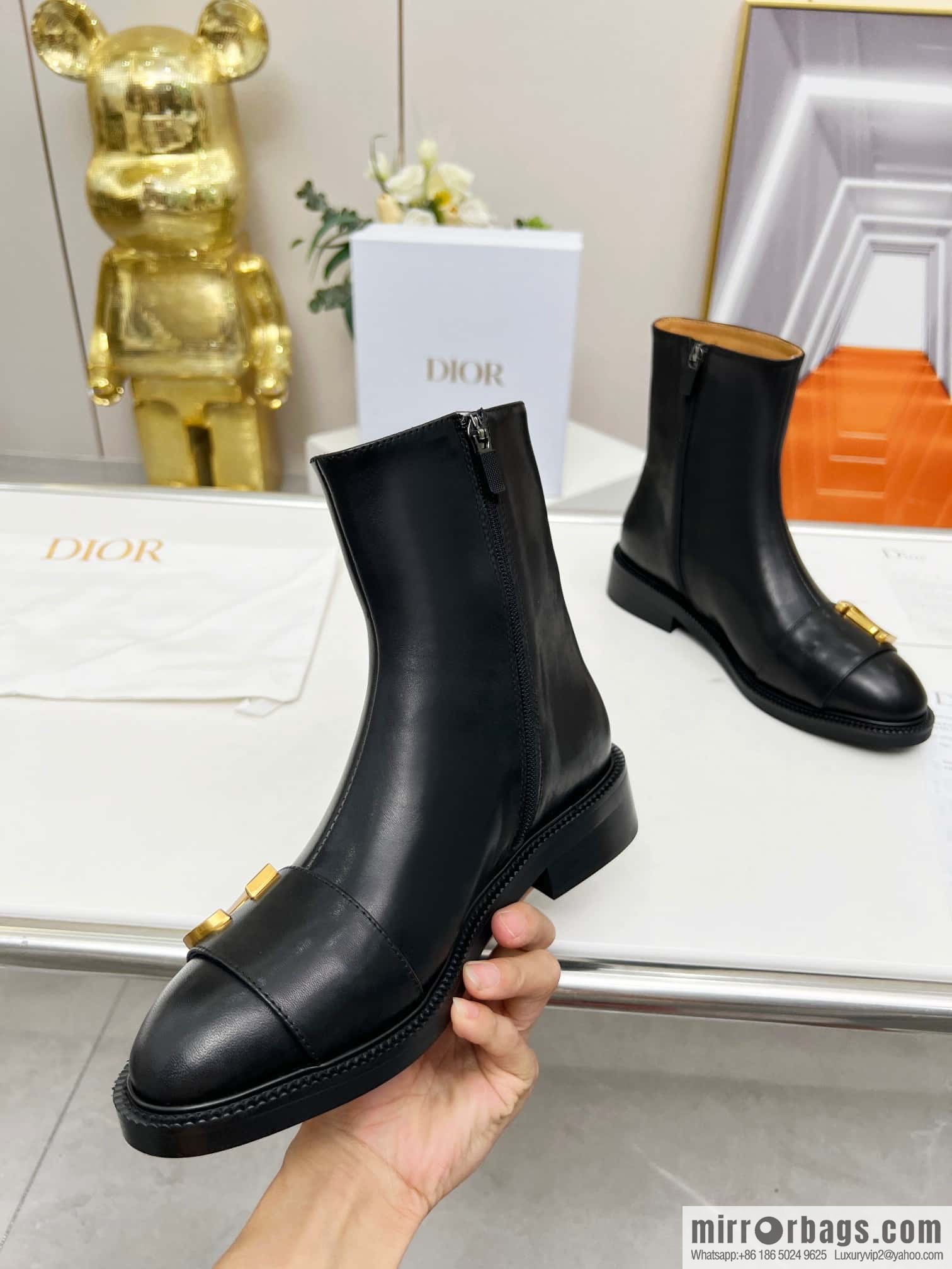 🐰🐰Dior's latest fashion show in early spring haute couture series, metal letter logo hardware buckle short boots