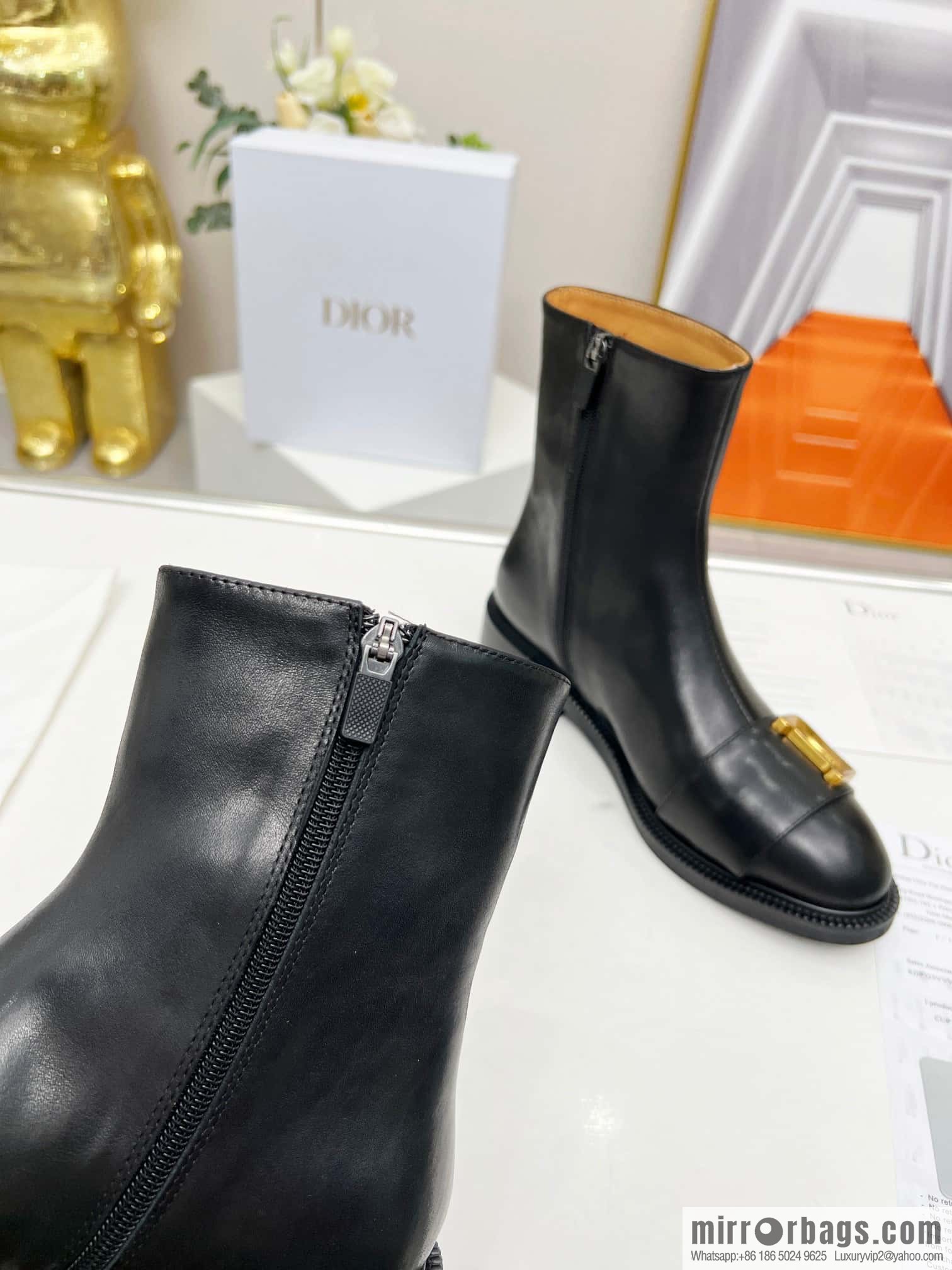 🐰🐰Dior's latest fashion show in early spring haute couture series, metal letter logo hardware buckle short boots