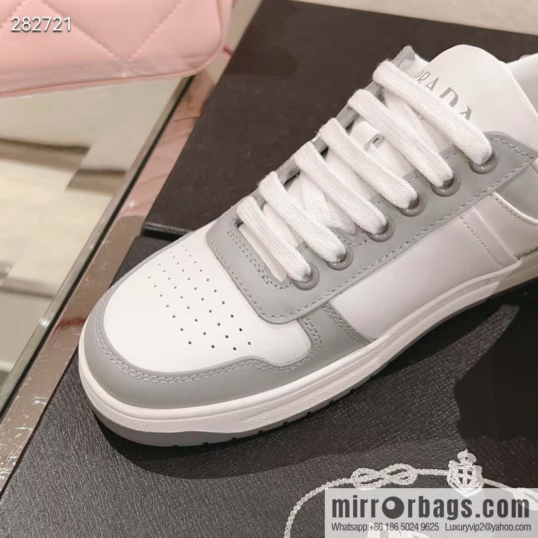 🐰🐰Prada ss23 new arrival~ Prada 2023 | New triangular standard couple men's and women's board shoes