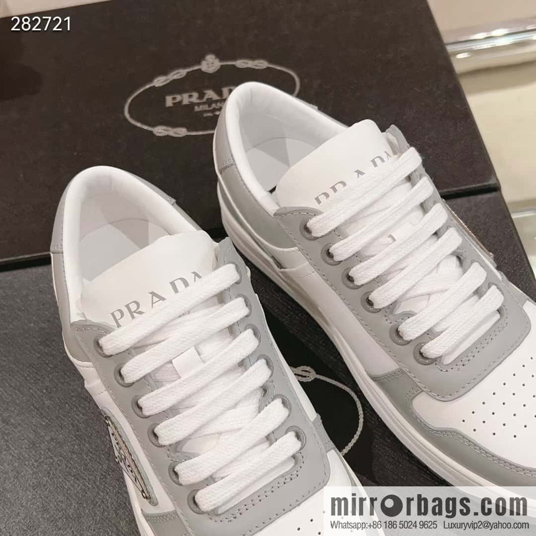 🐰🐰Prada ss23 new arrival~ Prada 2023 | New triangular standard couple men's and women's board shoes