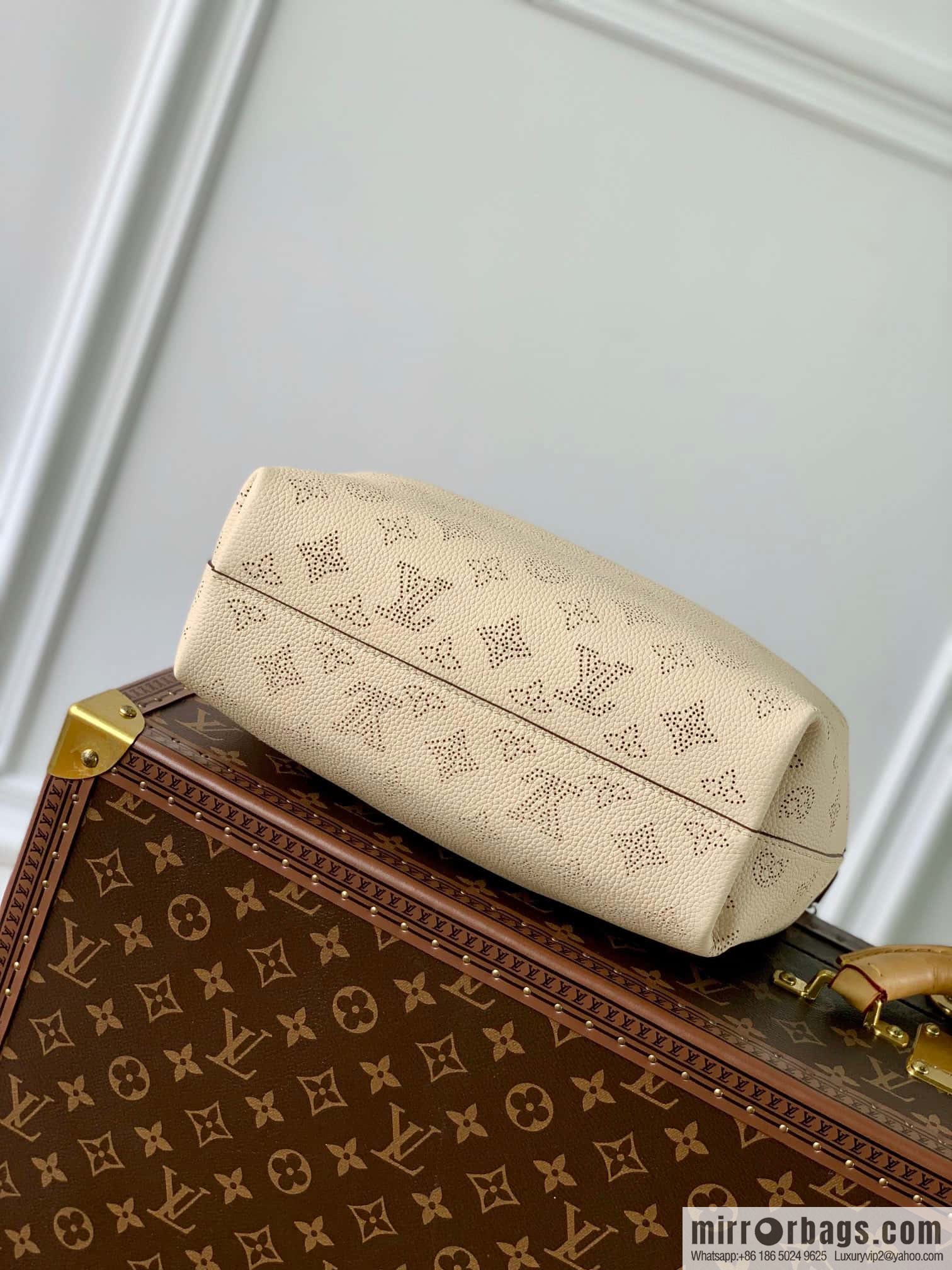M20700 Milk White Why Knot Small Handbag
