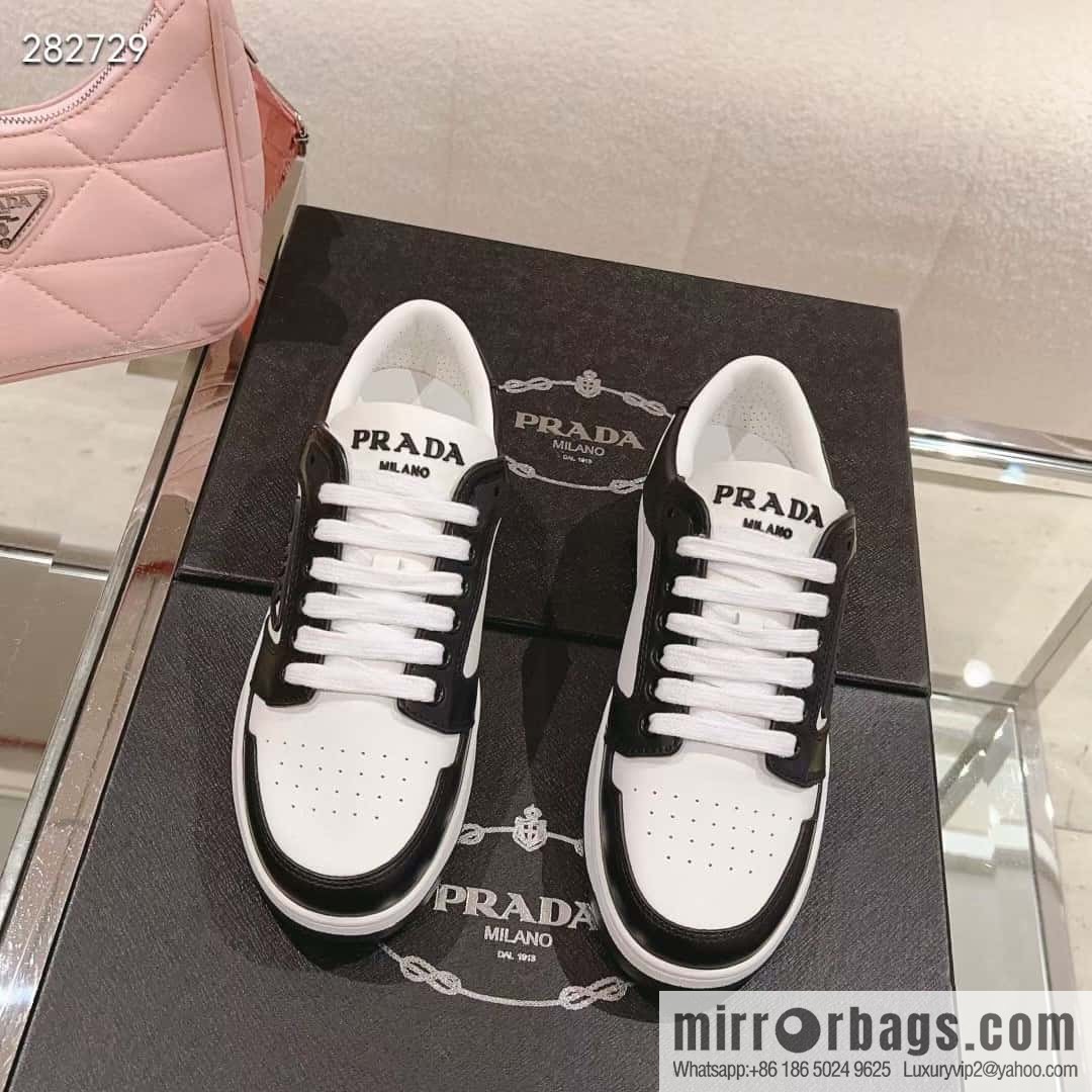 🐰🐰Prada ss23 new arrival~ Prada 2023 | New triangular standard couple men's and women's board shoes