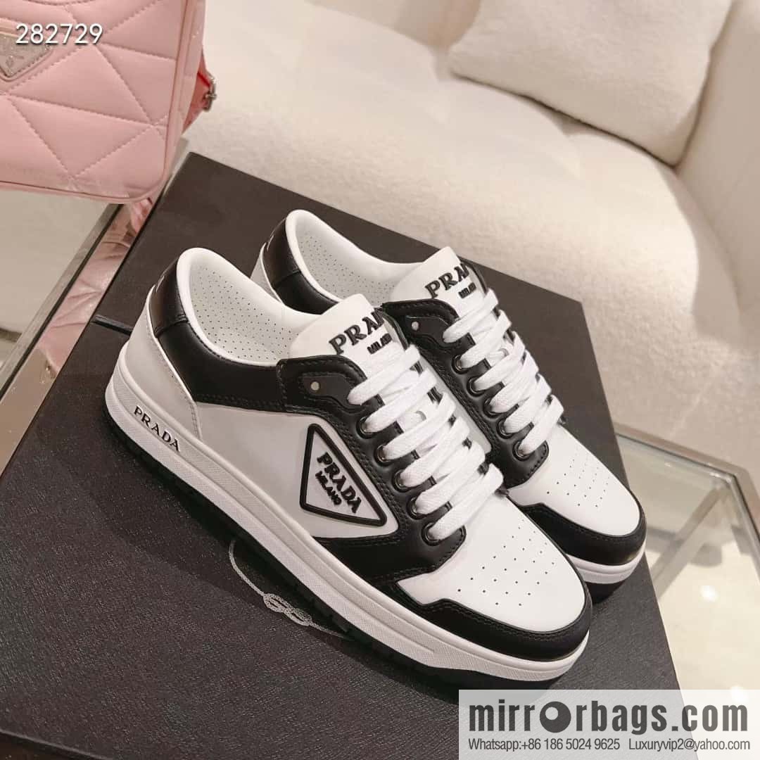 🐰🐰Prada ss23 new arrival~ Prada 2023 | New triangular standard couple men's and women's board shoes