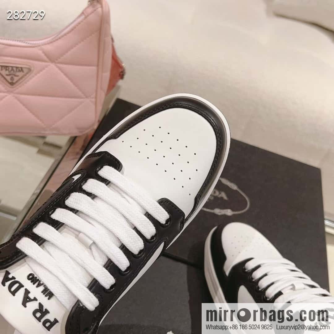 🐰🐰Prada ss23 new arrival~ Prada 2023 | New triangular standard couple men's and women's board shoes
