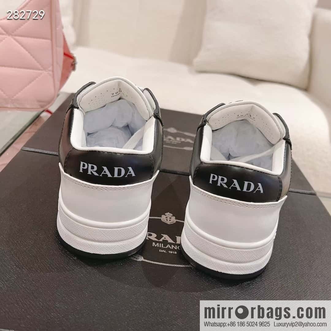 🐰🐰Prada ss23 new arrival~ Prada 2023 | New triangular standard couple men's and women's board shoes