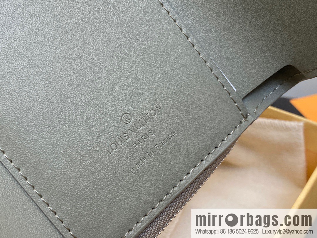[Boutique‑grade] M82410 gray-green, full leather wallet series M81740 SLENDER PILOT wallet