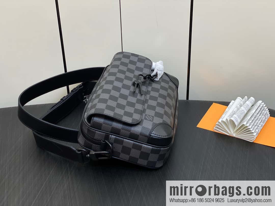[Boutique‑grade] M46795 Haige, men's bag messenger bag series Steamer messenger bag