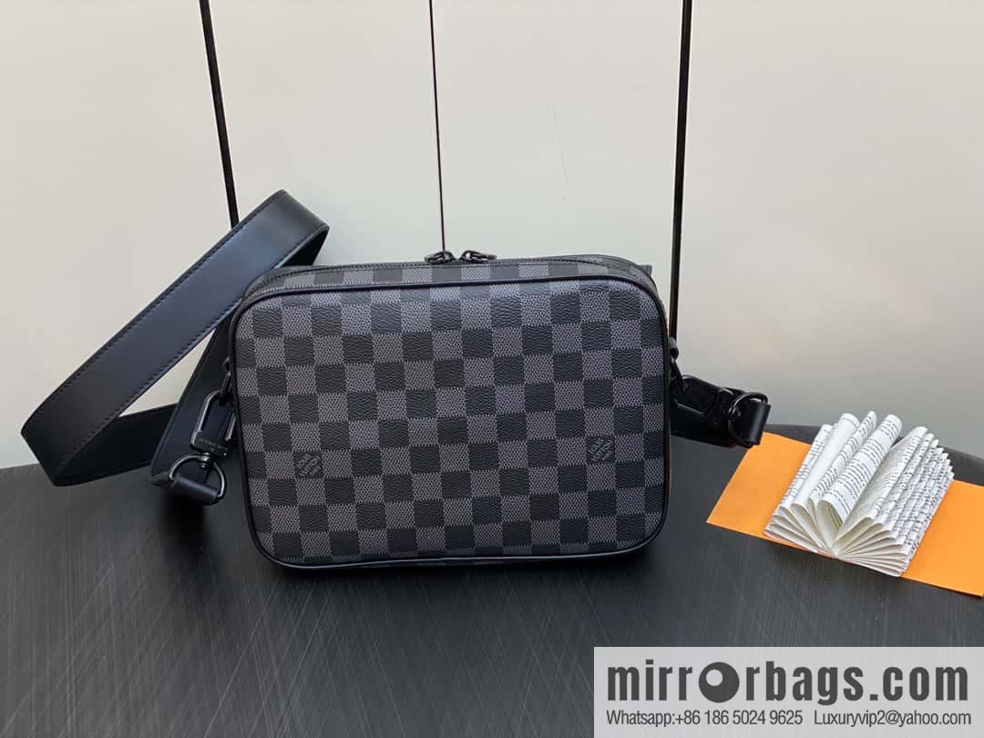 [Boutique‑grade] M46795 Haige, men's bag messenger bag series Steamer messenger bag