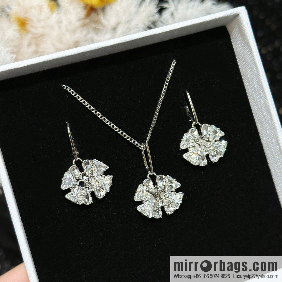 ☀️New ☑️ Celine silver Arc de Triomphe Clover stud earrings necklace ☀️