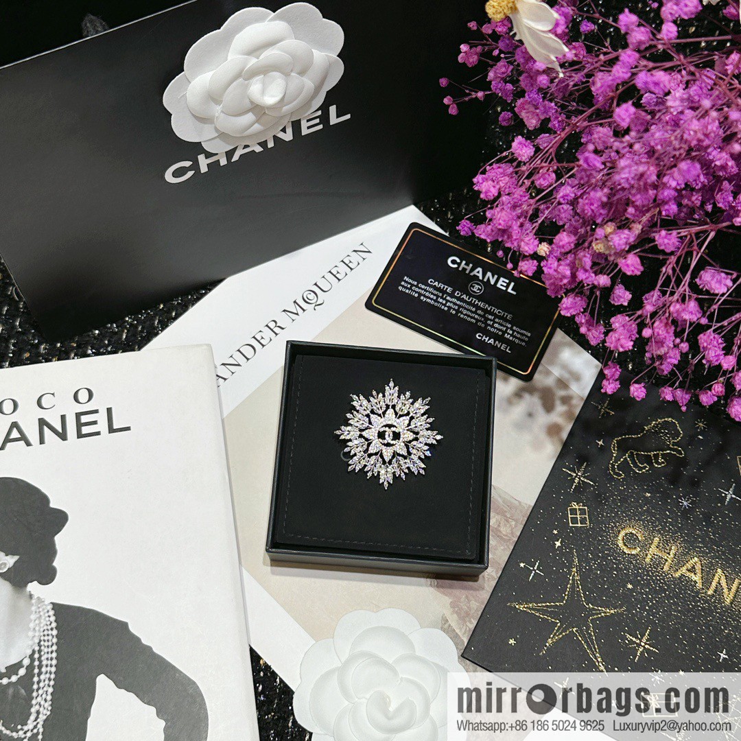 ☀️New ☑️ Chanel Double C Full Diamond Snowflake ❄️ Brooch ☀️