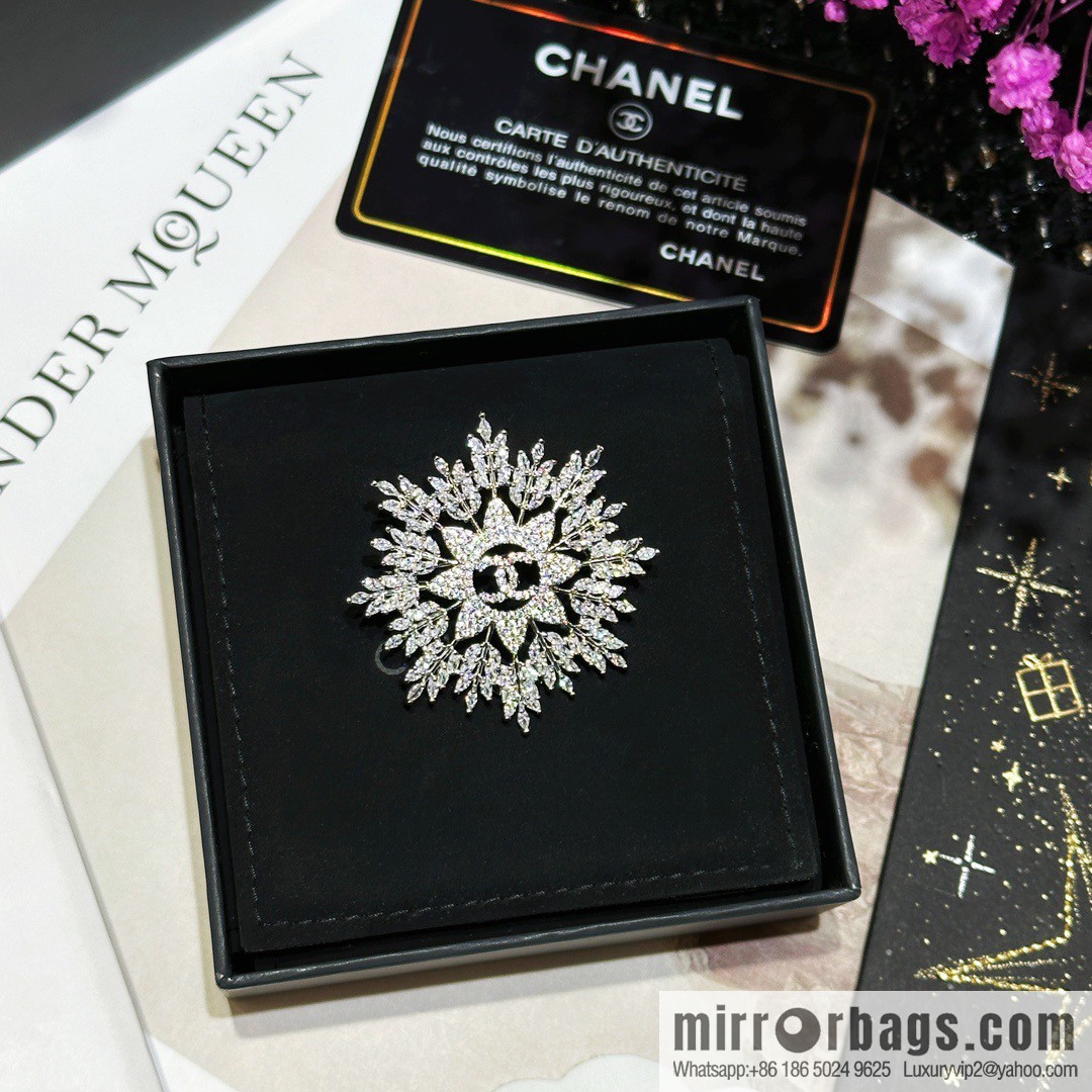 ☀️New ☑️ Chanel Double C Full Diamond Snowflake ❄️ Brooch ☀️
