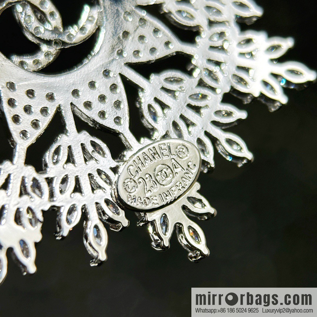 ☀️New ☑️ Chanel Double C Full Diamond Snowflake ❄️ Brooch ☀️