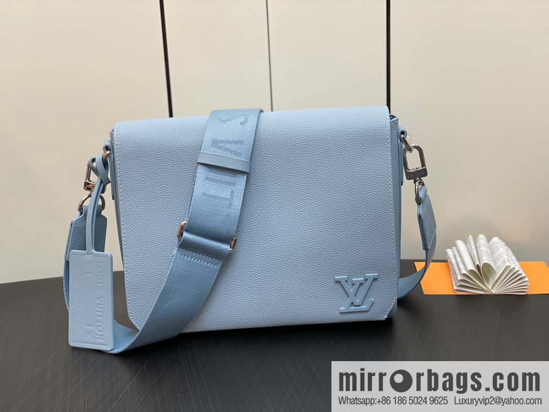 [Boutique‑grade] M22505 light blue, full leather men's bag messenger bag series Takeoff messenger bag