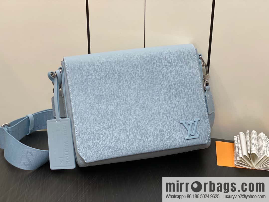 [Boutique‑grade] M22505 light blue, full leather men's bag messenger bag series Takeoff messenger bag