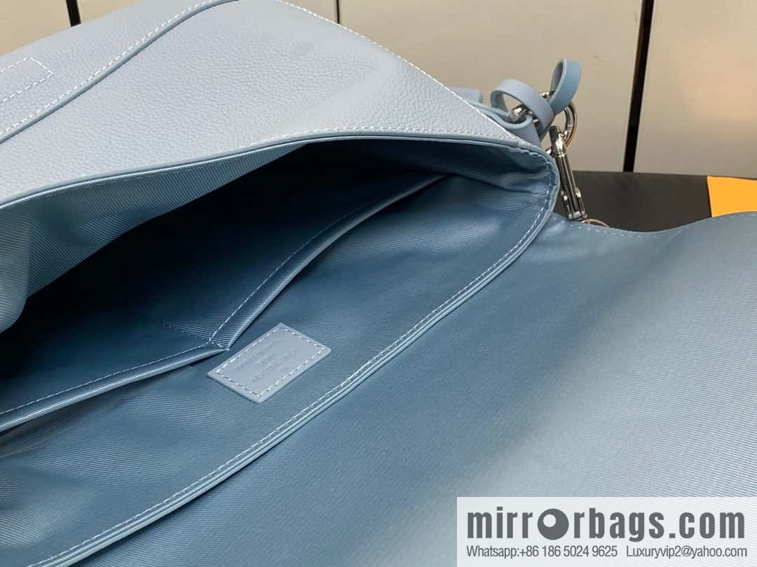 [Boutique‑grade] M22505 light blue, full leather men's bag messenger bag series Takeoff messenger bag