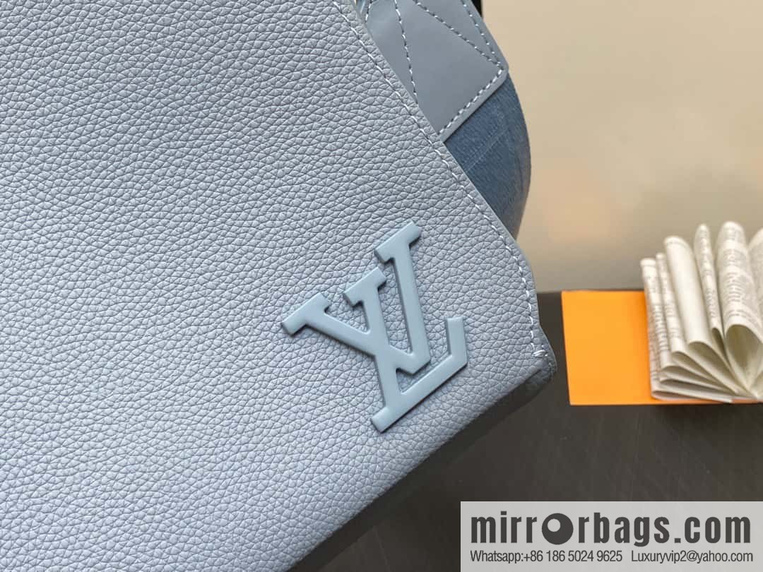 [Boutique‑grade] M22505 light blue, full leather men's bag messenger bag series Takeoff messenger bag