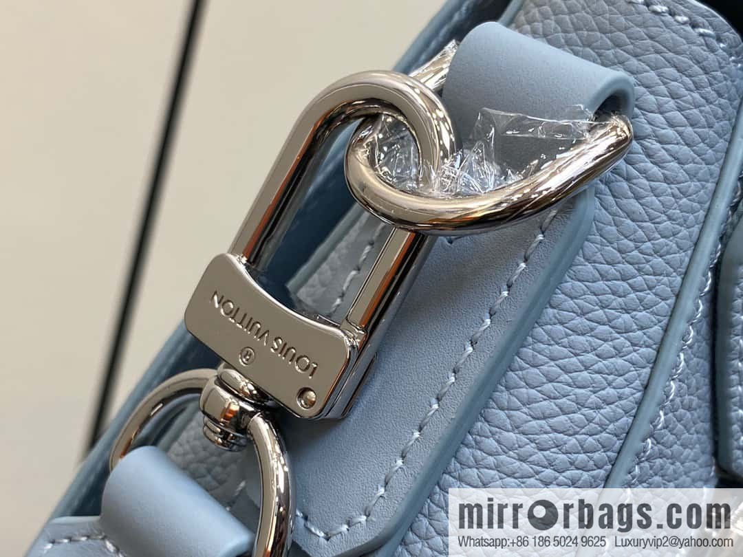 [Boutique‑grade] M22505 light blue, full leather men's bag messenger bag series Takeoff messenger bag