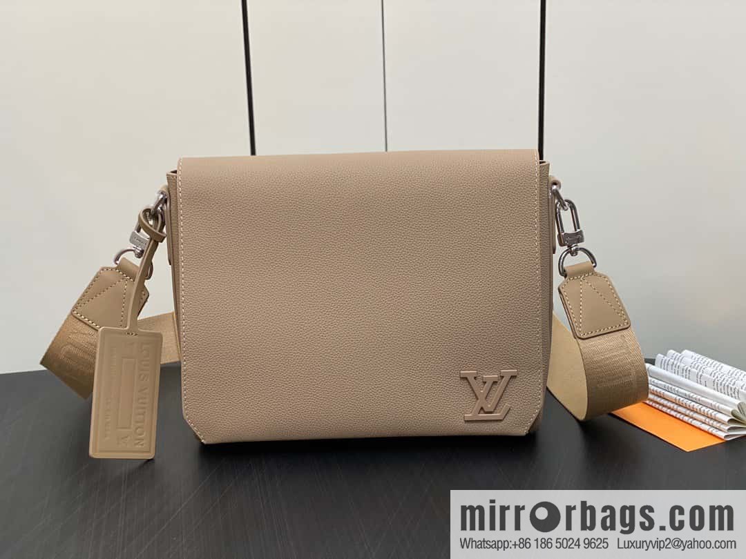 [Boutique‑grade] M22505 apricot, full leather men's bag messenger bag series Takeoff messenger bag