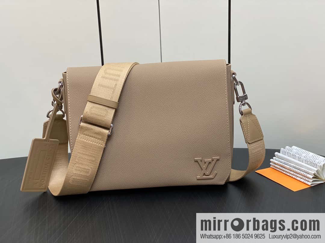 [Boutique‑grade] M22505 apricot, full leather men's bag messenger bag series Takeoff messenger bag