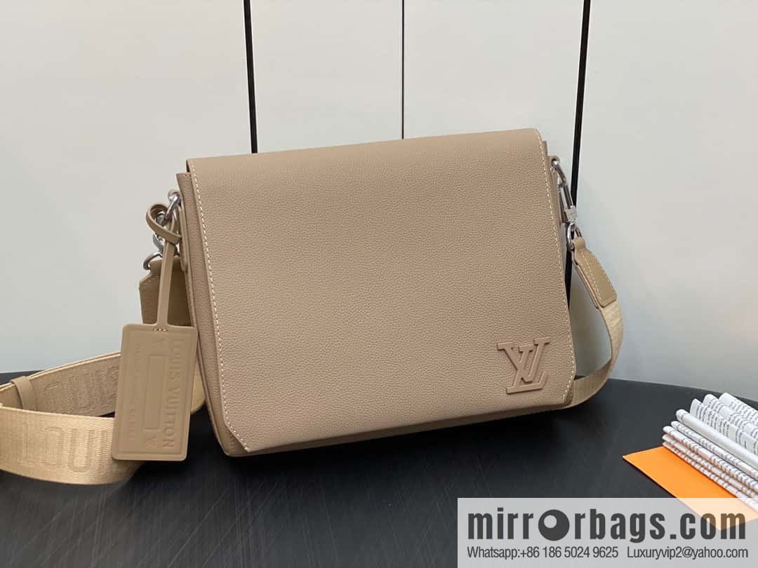 [Boutique‑grade] M22505 apricot, full leather men's bag messenger bag series Takeoff messenger bag