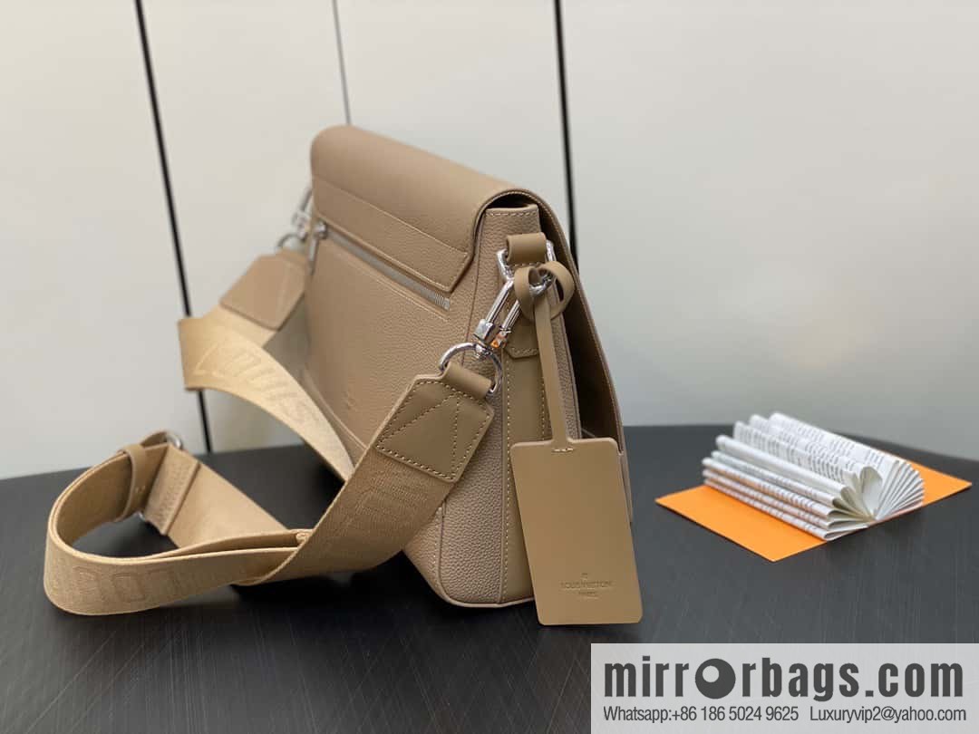 [Boutique‑grade] M22505 apricot, full leather men's bag messenger bag series Takeoff messenger bag