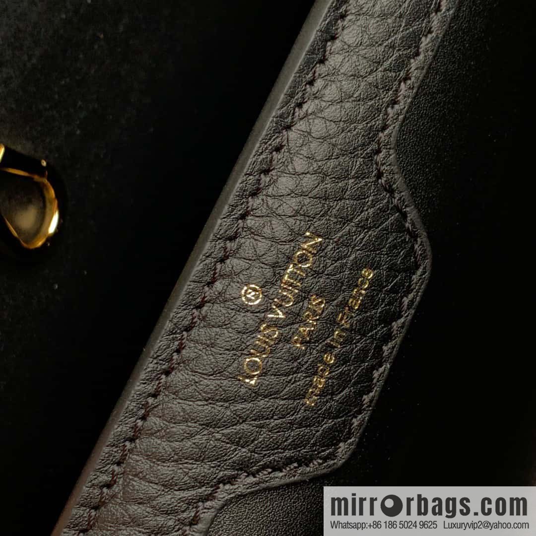 M21689 Capucines small, handbag