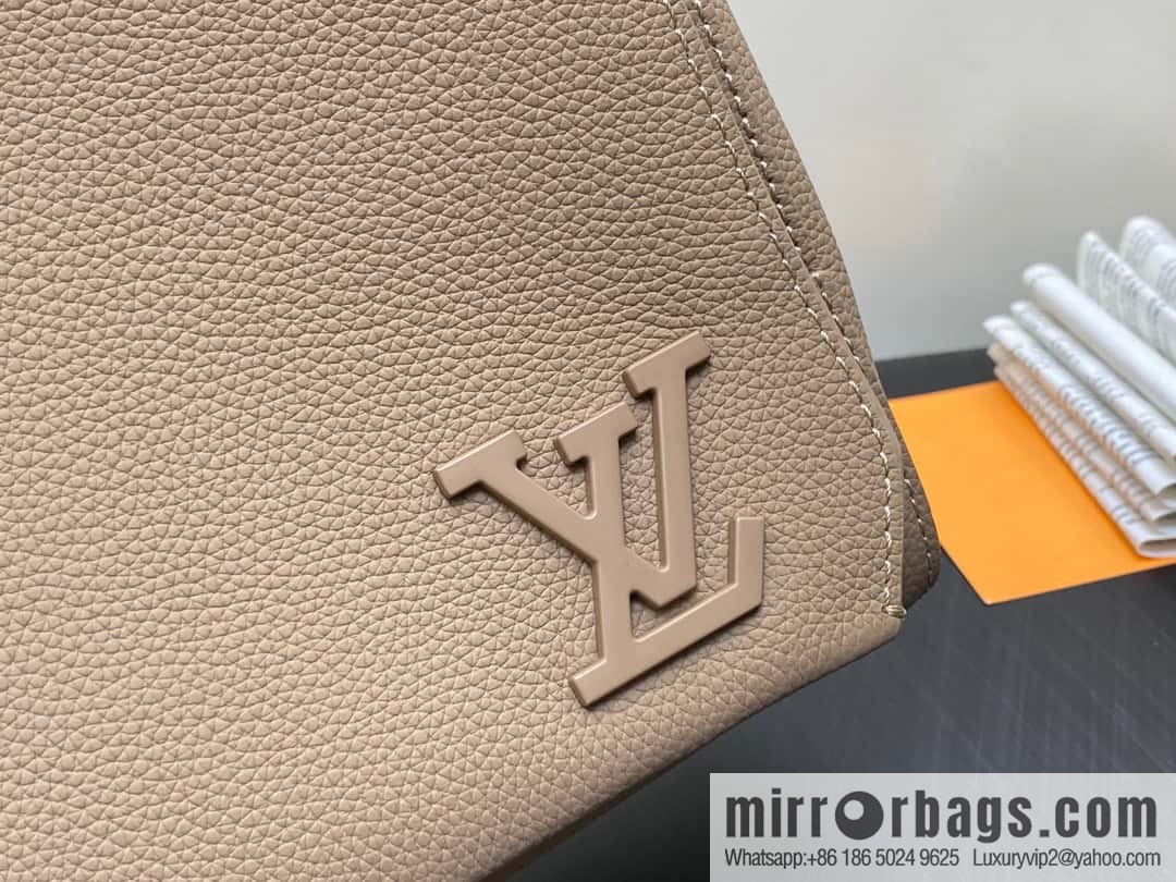[Boutique‑grade] M22505 apricot, full leather men's bag messenger bag series Takeoff messenger bag
