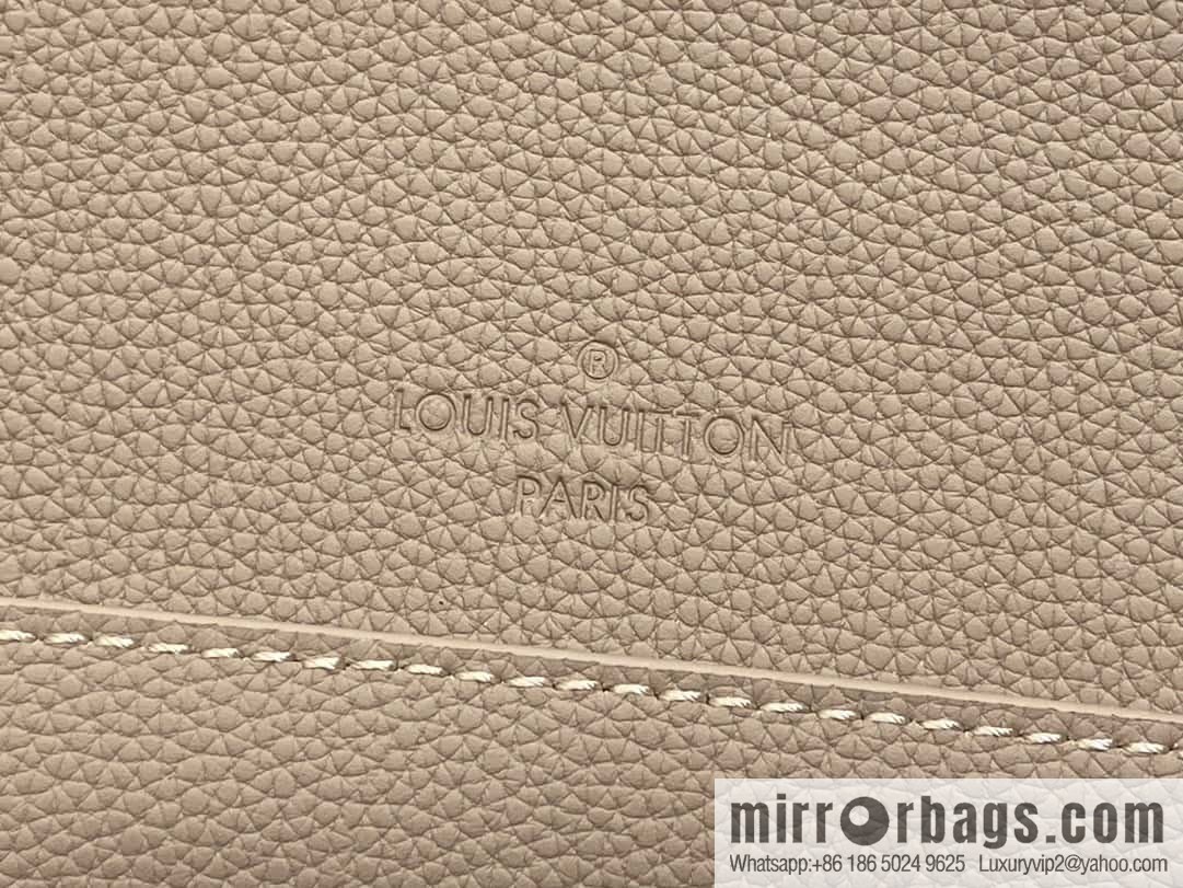 [Boutique‑grade] M22505 apricot, full leather men's bag messenger bag series Takeoff messenger bag