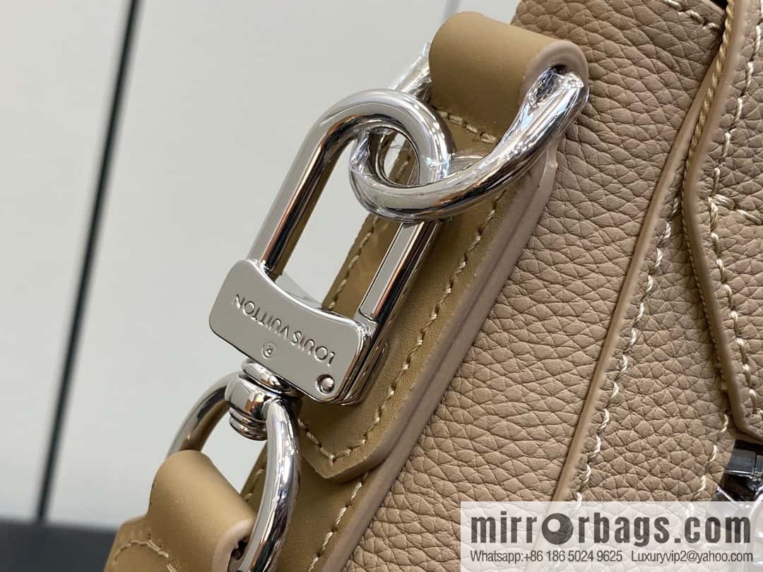 [Boutique‑grade] M22505 apricot, full leather men's bag messenger bag series Takeoff messenger bag