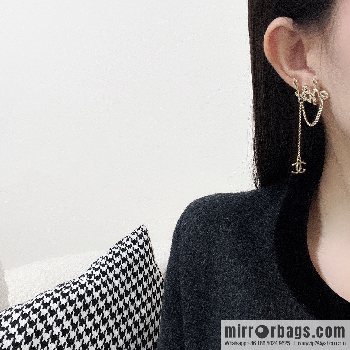 ☀️New ☑️ Chanel double c fringed Chanel letter stud earrings ☀️