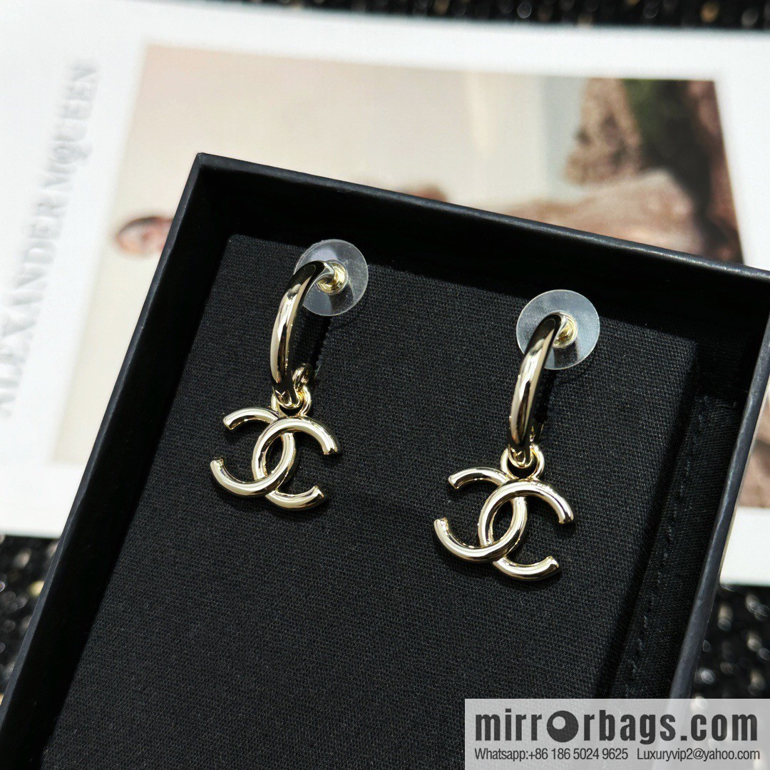 ☀️New ☑️ Chanel C2 double c glossy stud earrings