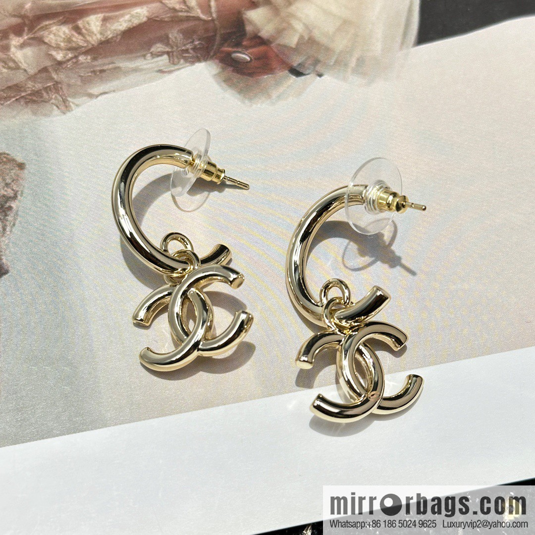 ☀️New ☑️ Chanel C2 double c glossy stud earrings