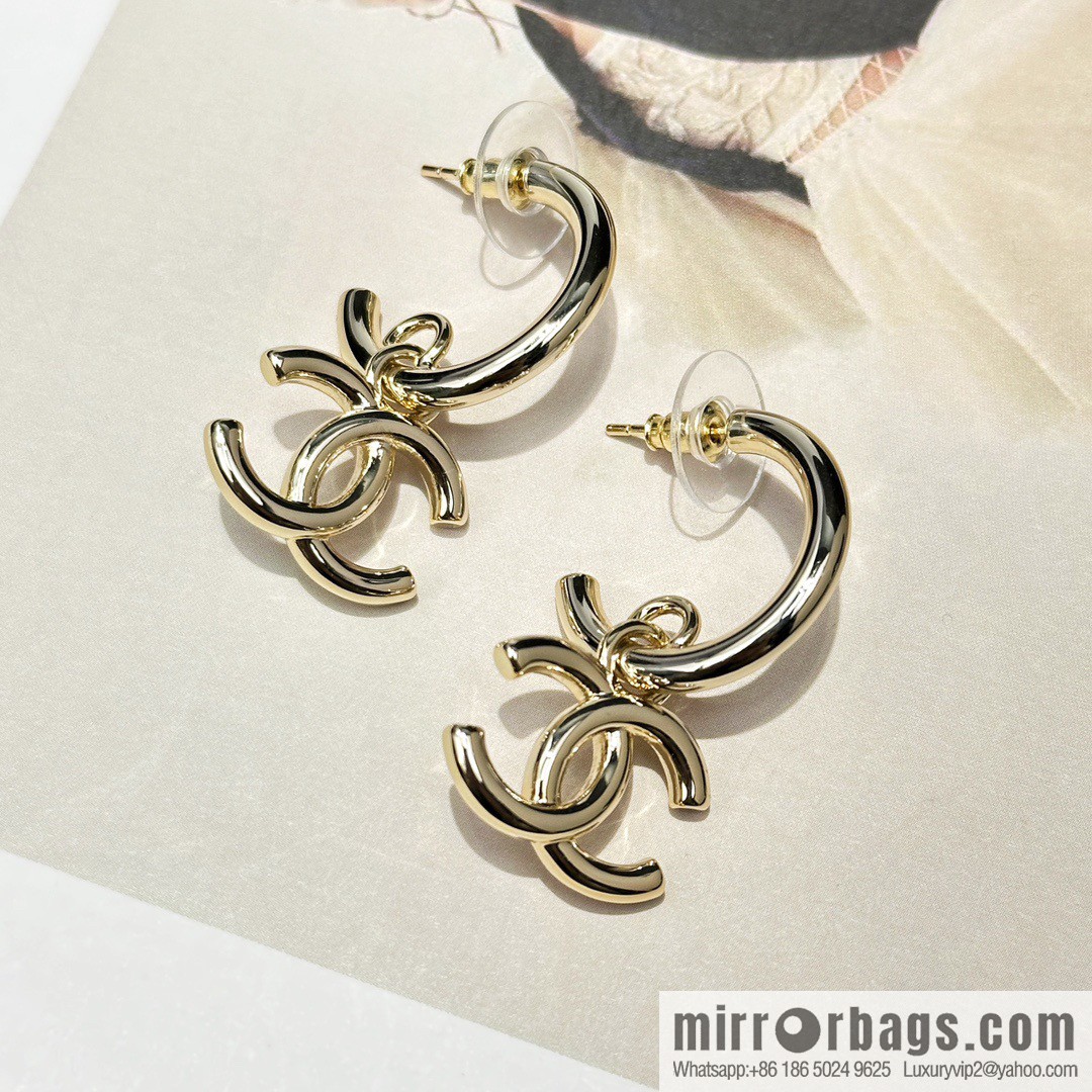 ☀️New ☑️ Chanel C2 double c glossy stud earrings