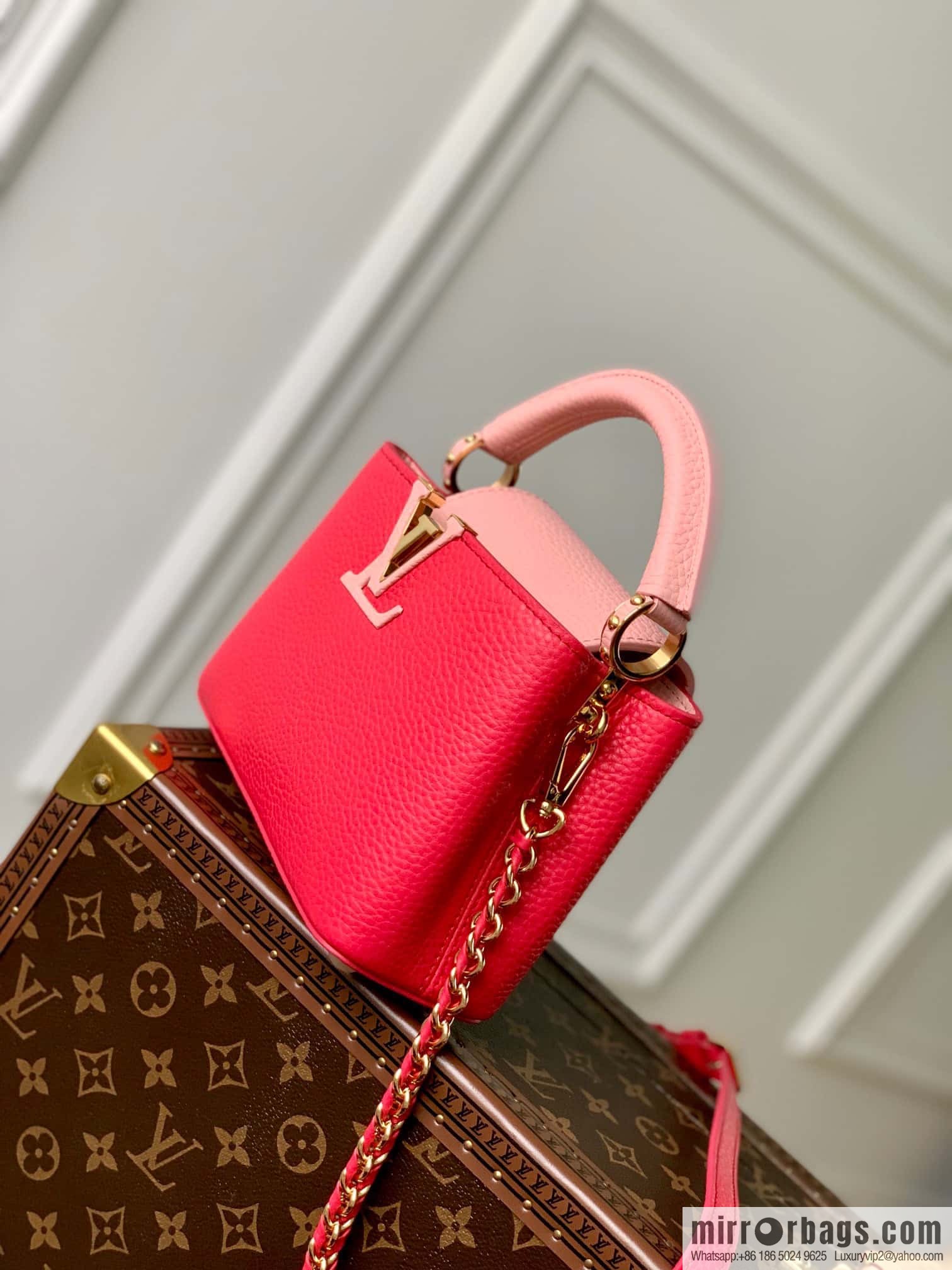 M21689 Capucines BB handbag