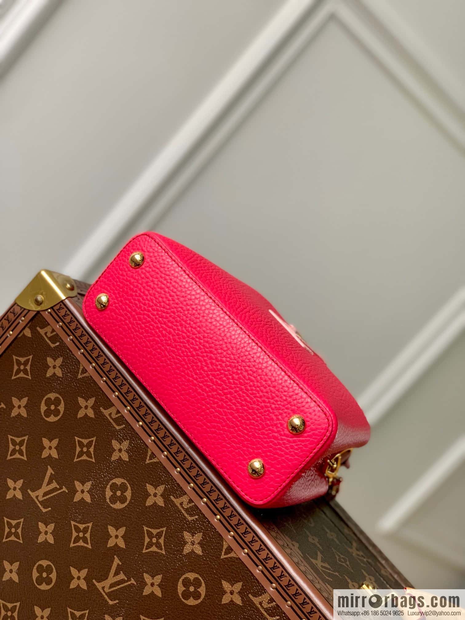 M21689 Capucines BB handbag