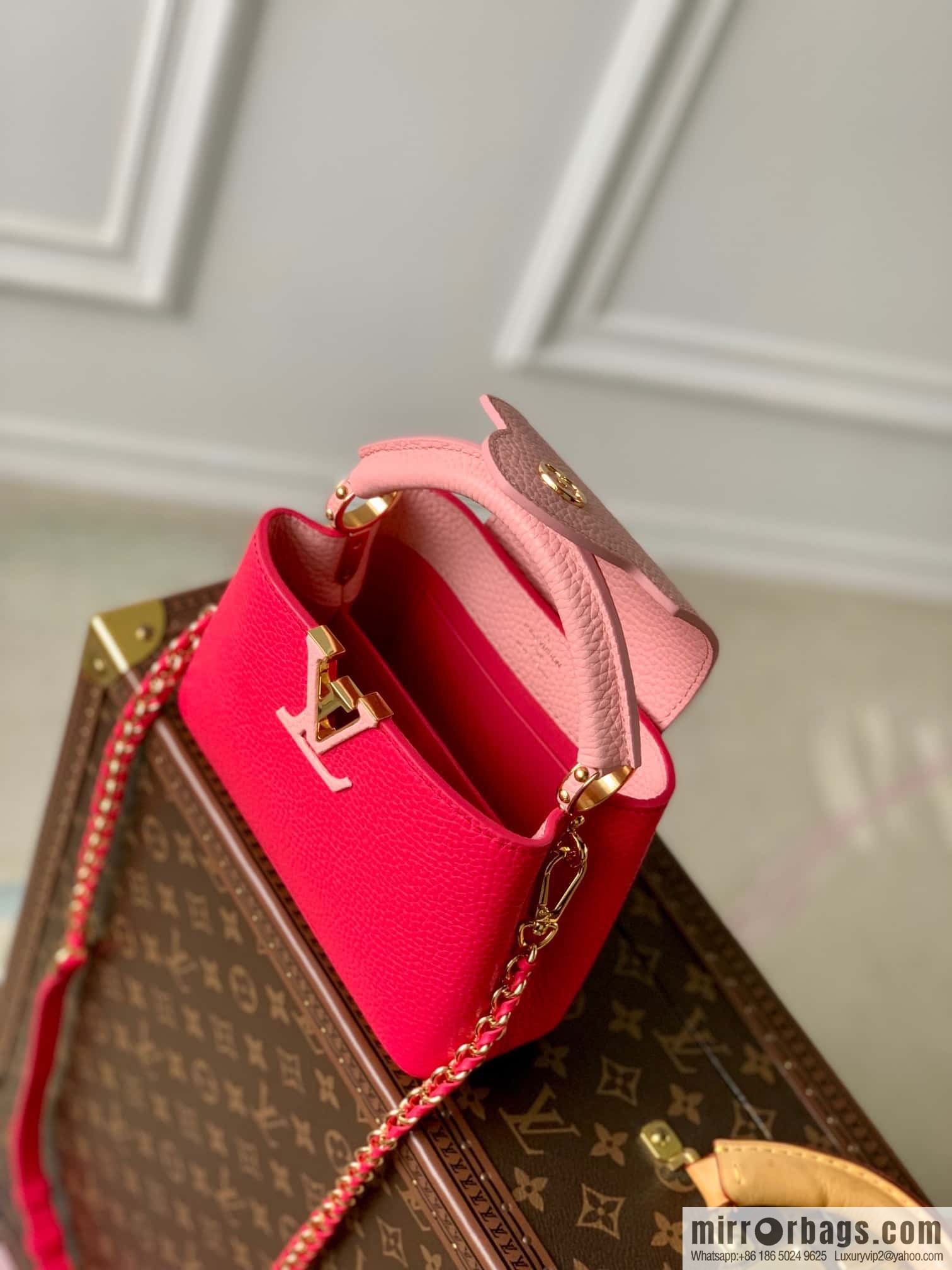 M21689 Capucines BB handbag