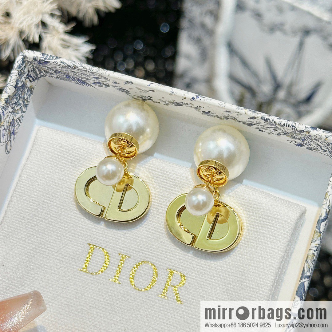 New ☑️ DIOR gold CD size pearl stud earrings