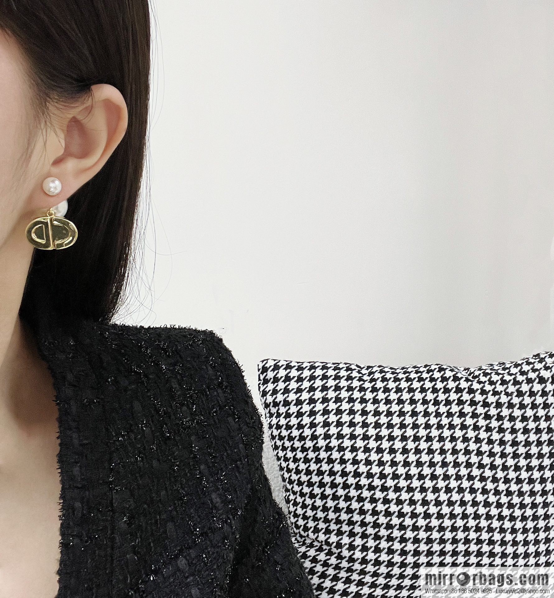 New ☑️ DIOR gold CD size pearl stud earrings