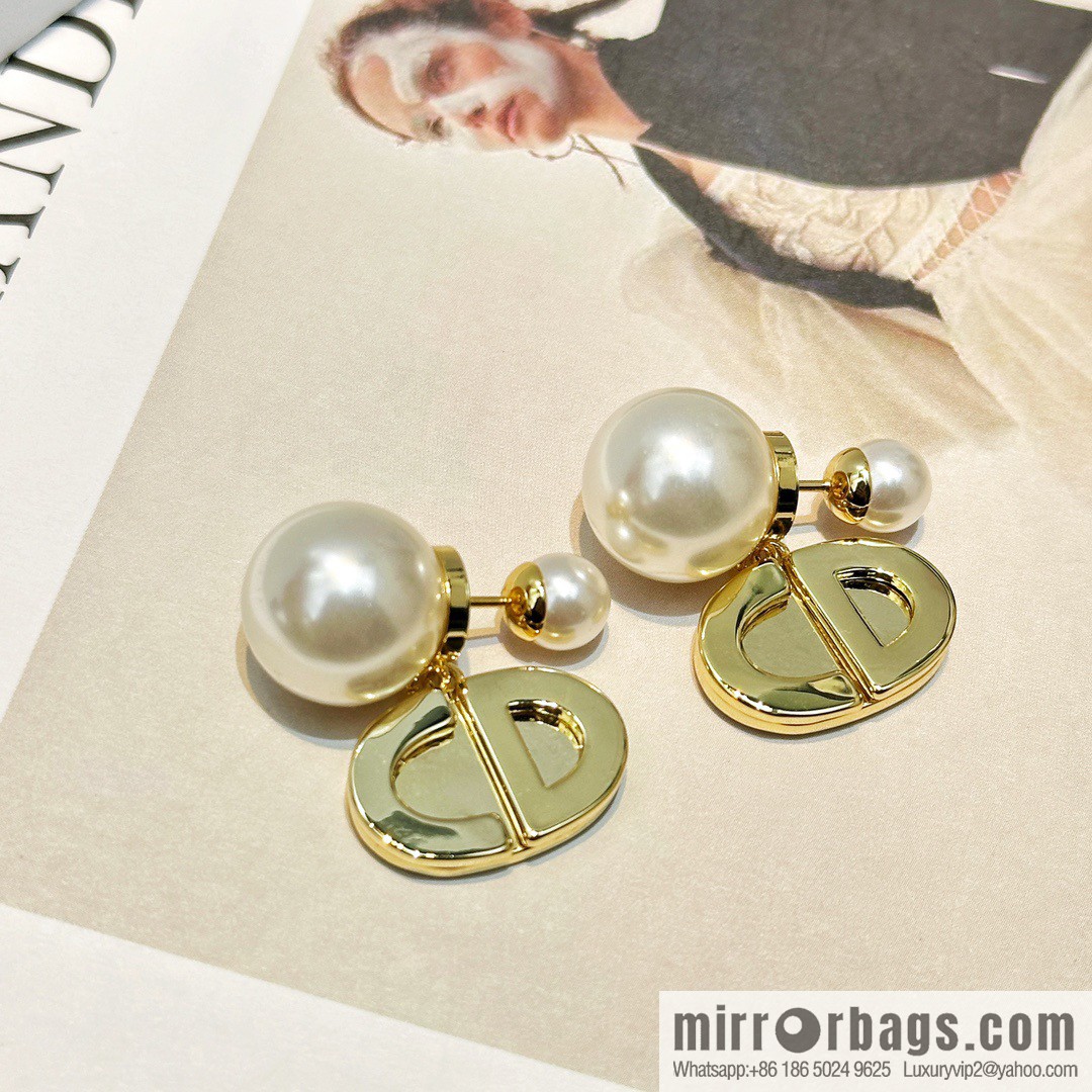 New ☑️ DIOR gold CD size pearl stud earrings