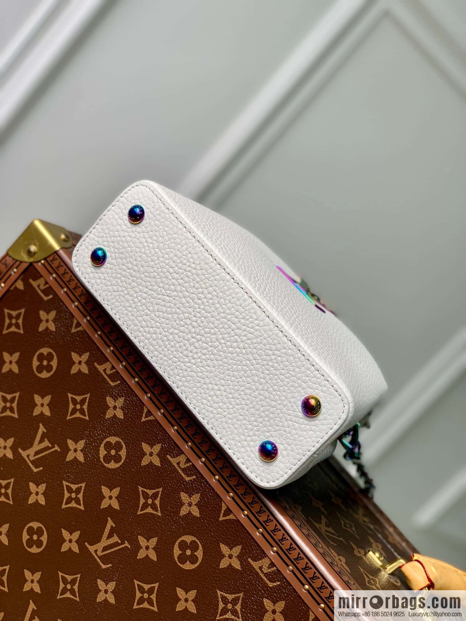 M22054 CAPUCINES BB handbag