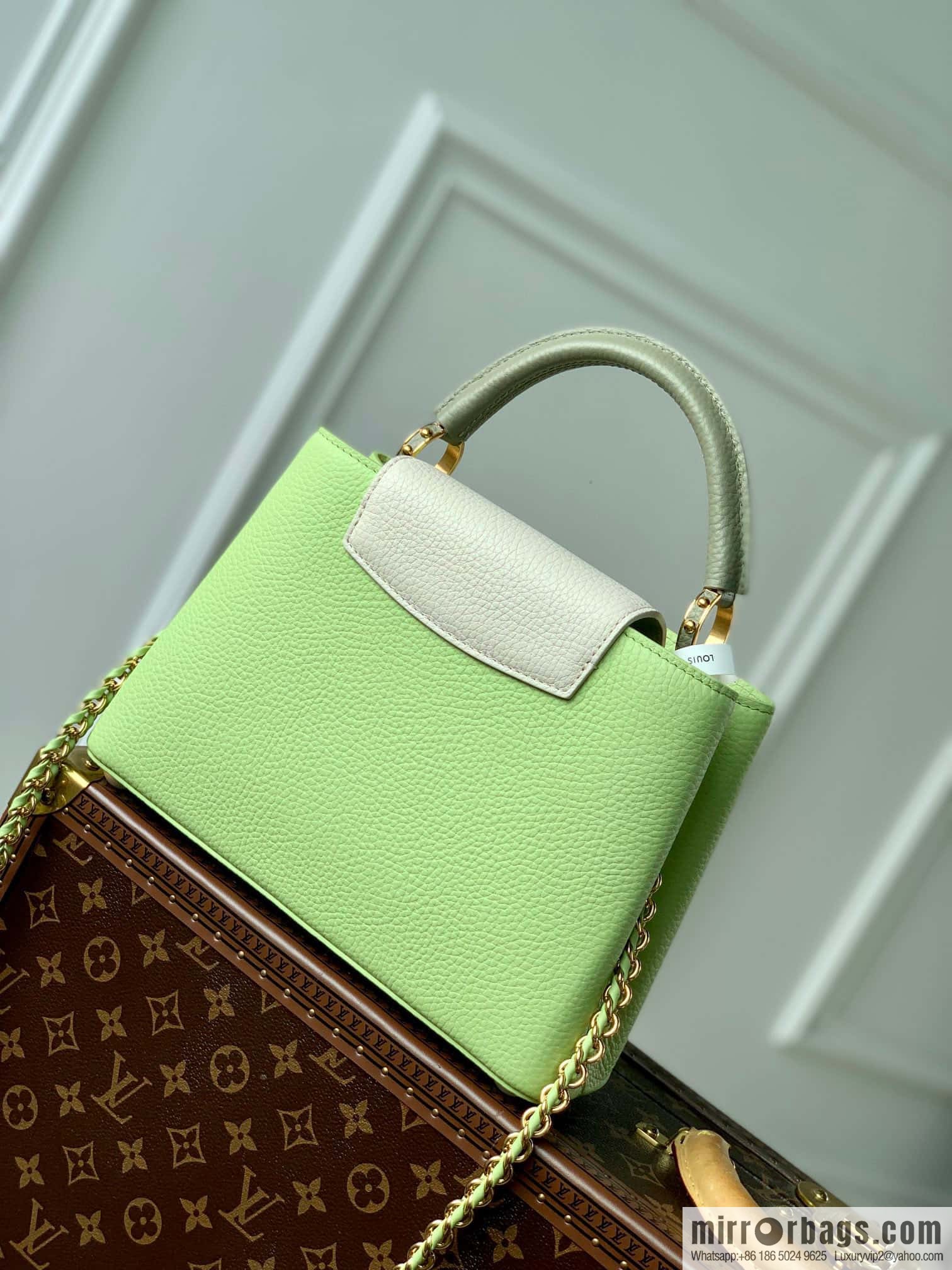 M21689 green with white M22055 CAPUCINES small handbag