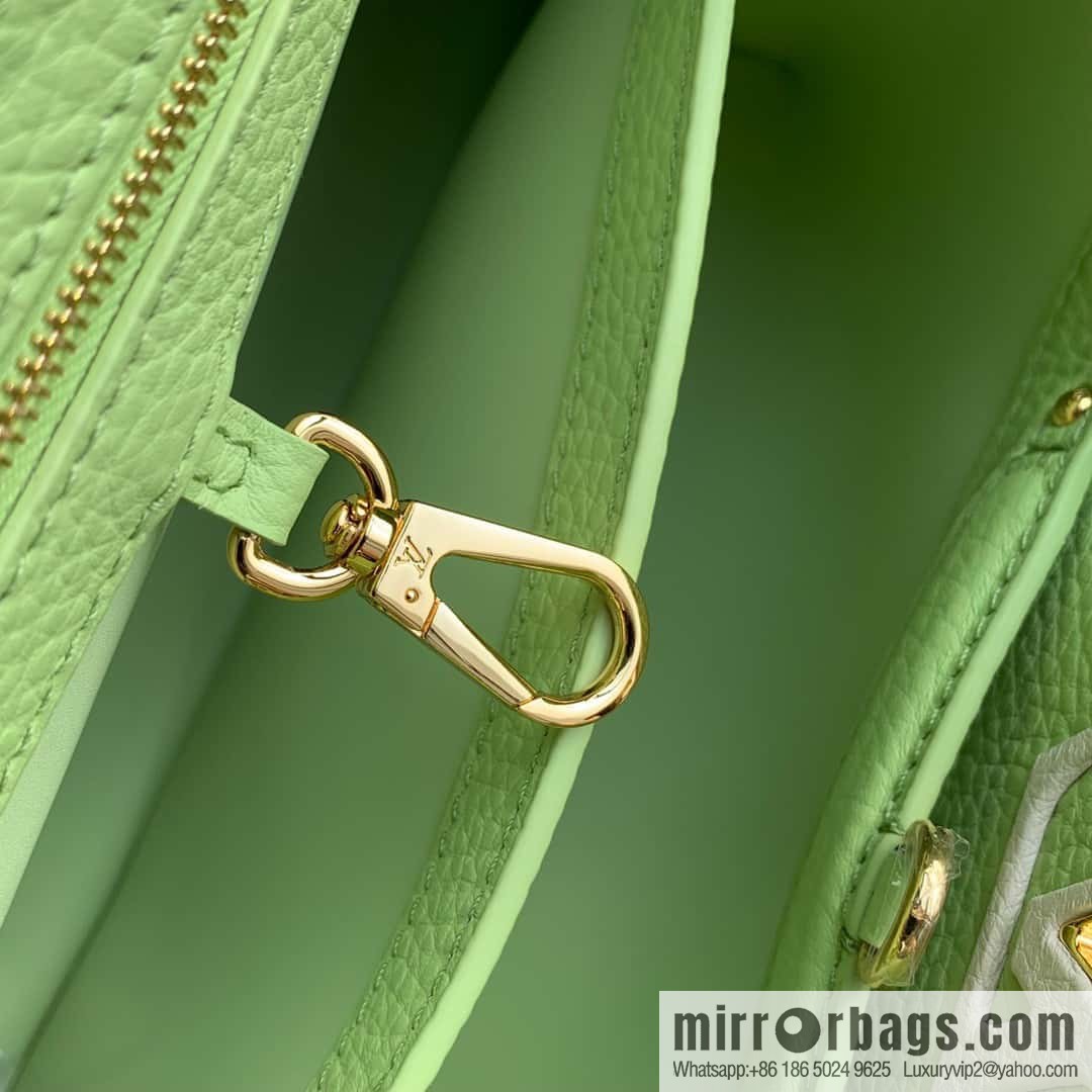 M21689 green with white M22055 CAPUCINES small handbag