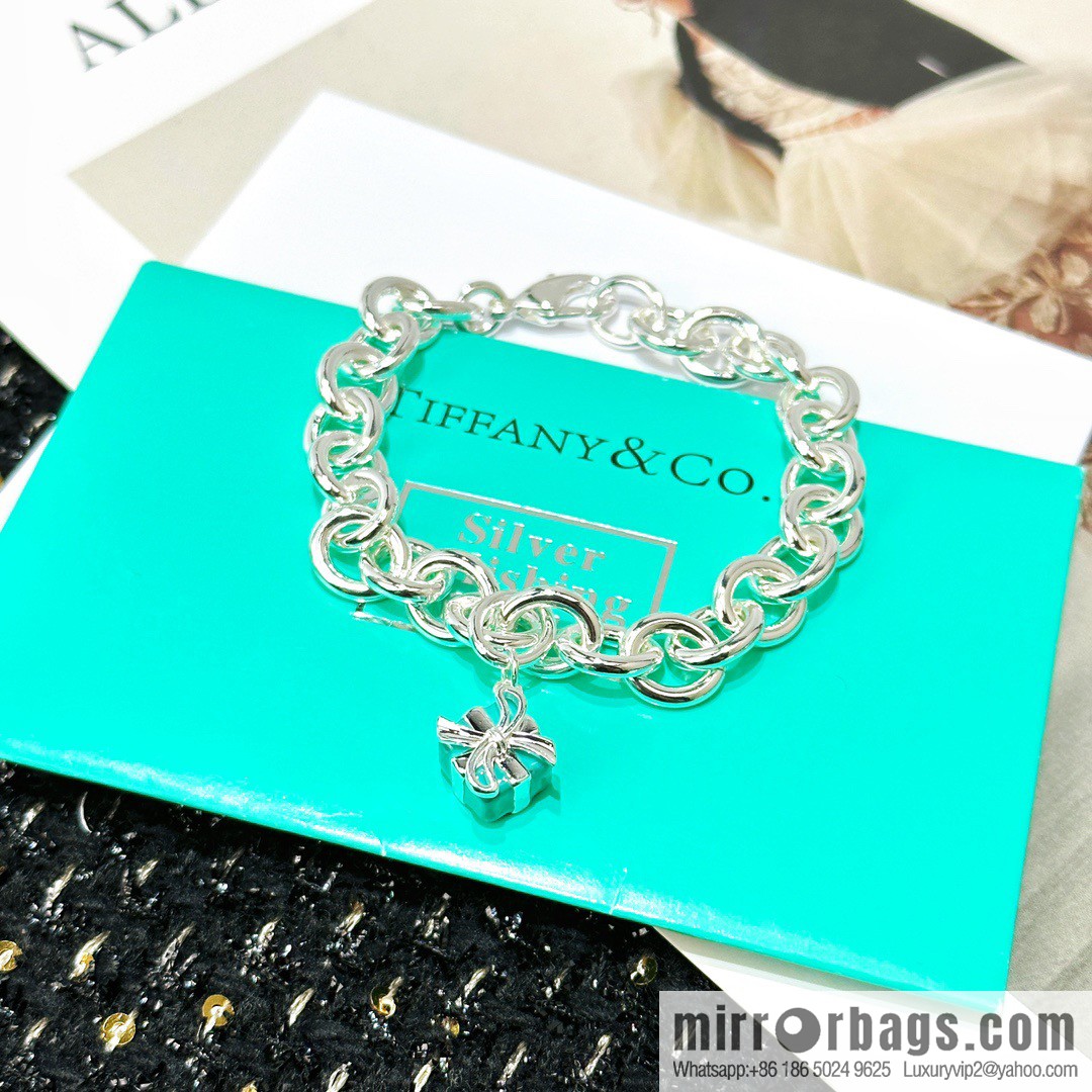 ☀Tiffany & Co. Tiffany LOVE Collection Blue Gift Box Bracelet