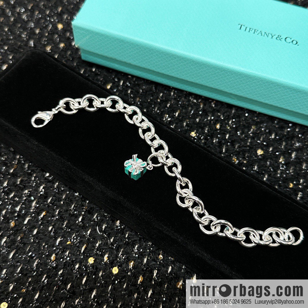 ☀Tiffany & Co. Tiffany LOVE Collection Blue Gift Box Bracelet